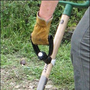 Motus D-Grip on a shovel